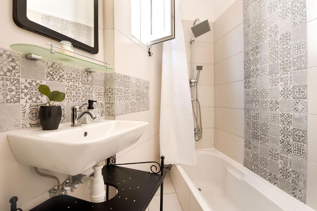 Stylish & Spacious Near The Old Town - A Touch Of History, A Dash Of Modernity Bucharest