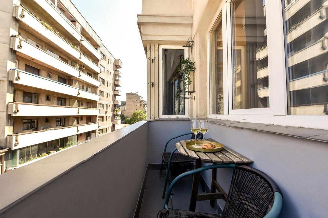 Apartment Stylish & Spacious Near The Old Town - A Touch Of History, A Dash Of Modernity *