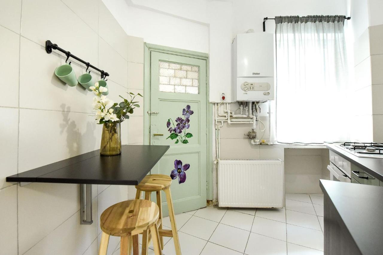 Stylish & Spacious Near The Old Town - A Touch Of History, A Dash Of Modernity * Bucharest
