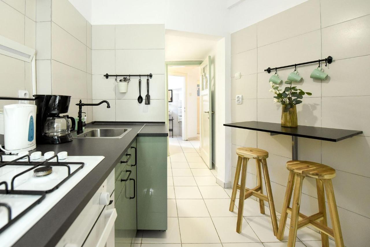 Stylish & Spacious Near The Old Town - A Touch Of History, A Dash Of Modernity *