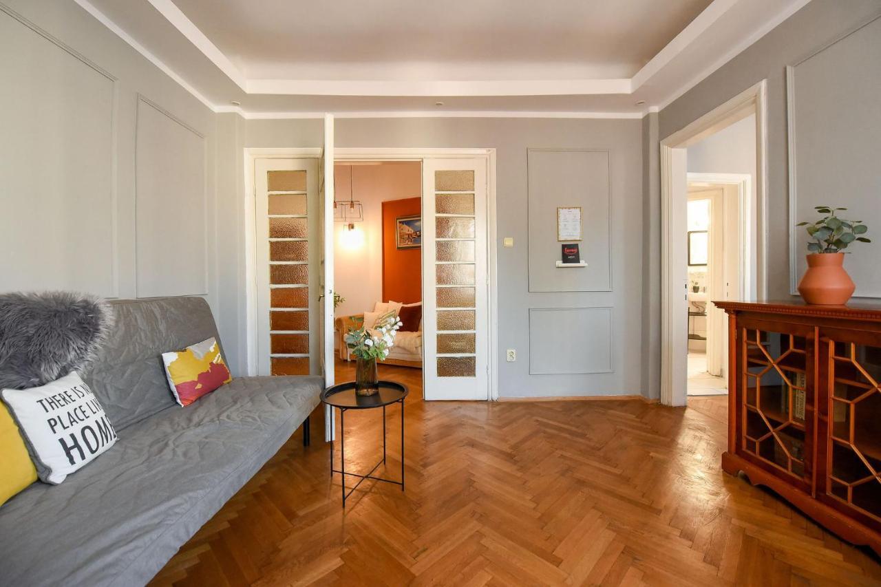 Stylish & Spacious Near The Old Town - A Touch Of History, A Dash Of Modernity *