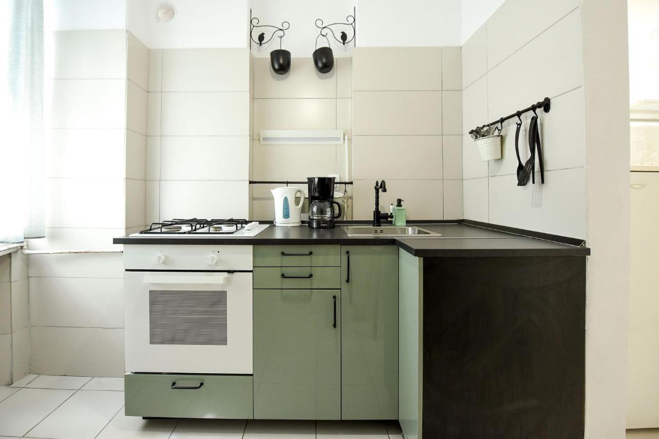 Apartment Stylish & Spacious Near The Old Town - A Touch Of History, A Dash Of Modernity *
