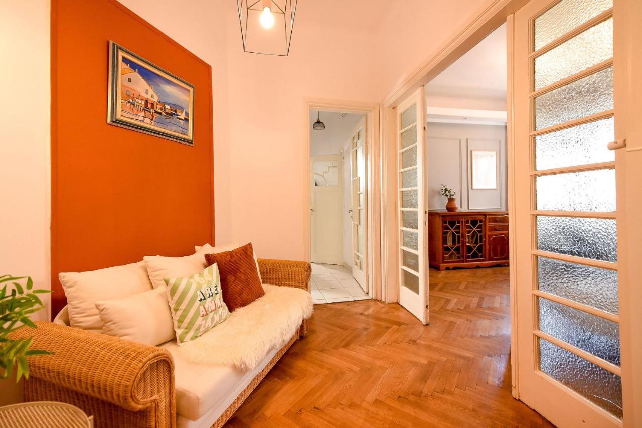 Stylish & Spacious Near The Old Town - A Touch Of History, A Dash Of Modernity