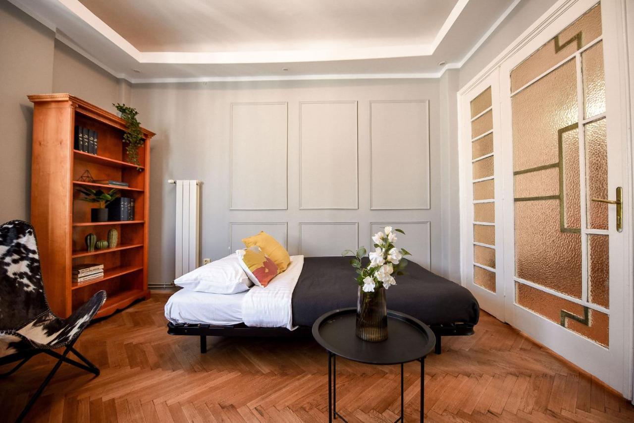 Apartment Stylish & Spacious Near The Old Town - A Touch Of History, A Dash Of Modernity