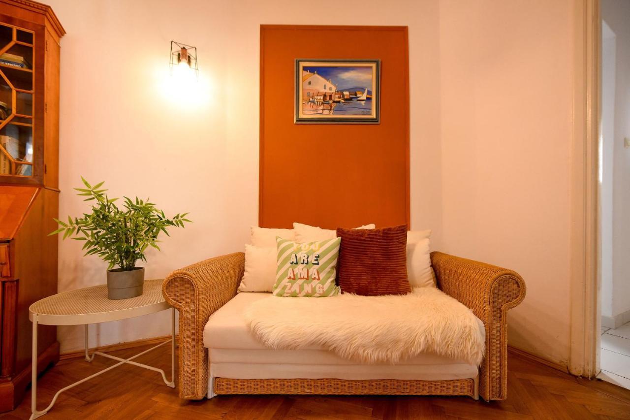 Stylish & Spacious Near The Old Town - A Touch Of History, A Dash Of Modernity