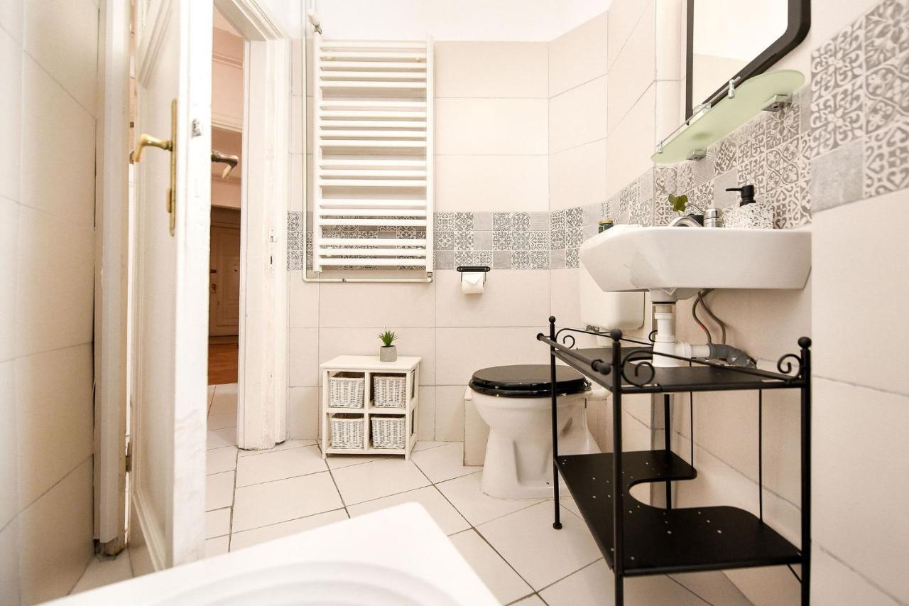 Apartment Stylish & Spacious Near The Old Town - A Touch Of History, A Dash Of Modernity