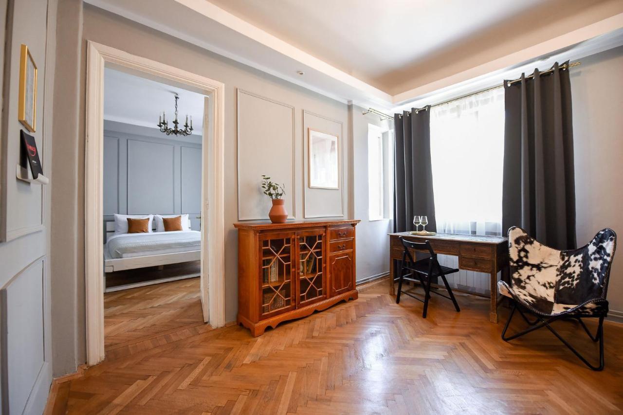Stylish & Spacious Near The Old Town - A Touch Of History, A Dash Of Modernity Bucharest